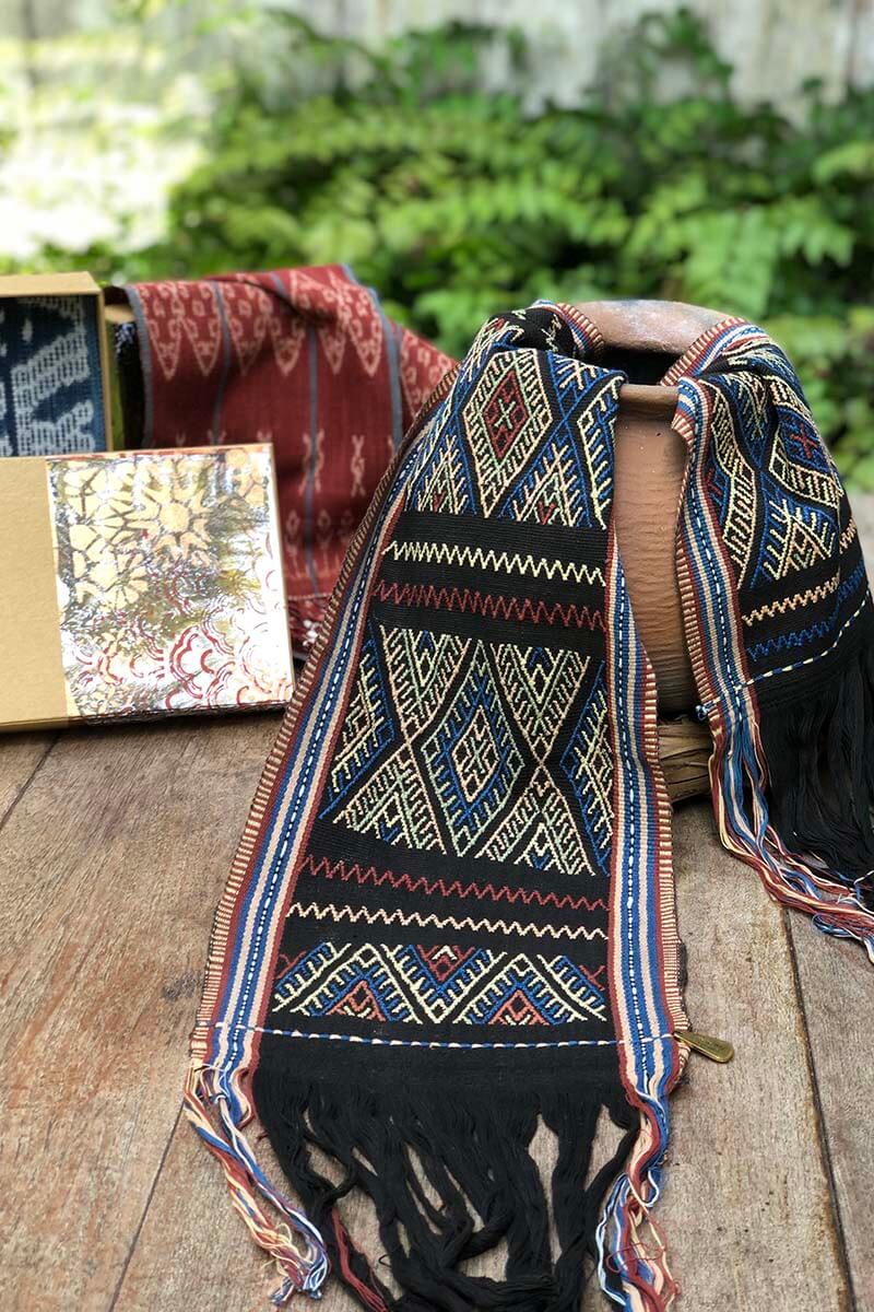 Interconnectedness with Curated Gift Boxes – Threads of Life